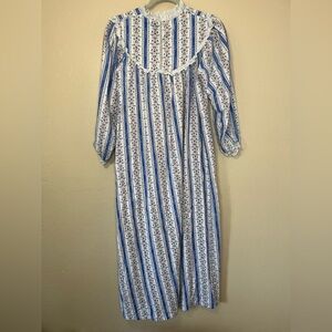 Lanz of Salzburg Flannel Nightgown Women's Small Heart Flowers Cozy Cottagecore